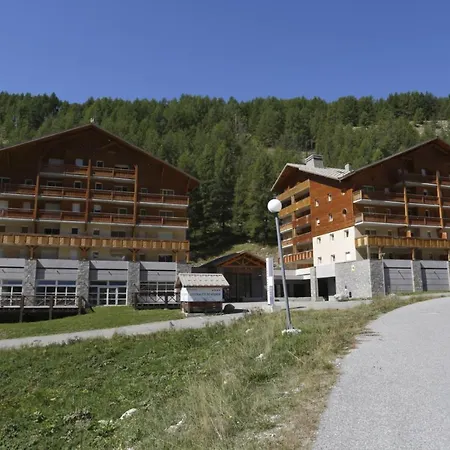 בית נופש Chalets Du Verdon La Foux D'allos 4p8 *